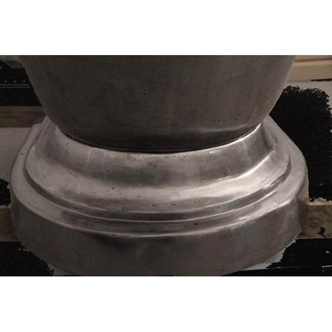 Doyle 67''CI Tub W/O Holes,Base W/OF,Ext Polished, Inside WH