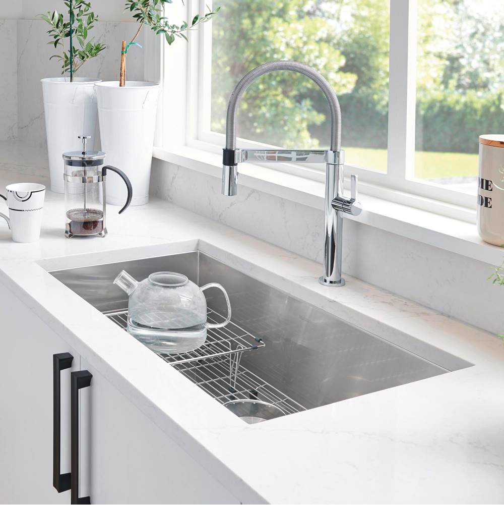 Quatrus R0 32'' Single Bowl Undermount Stainless Steel Kitchen Sink