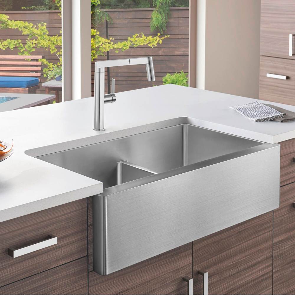 Quatrus R15 33'' 60/40 Double Bowl Apron-Front Stainless Steel Farmhouse Sink with Low Divide