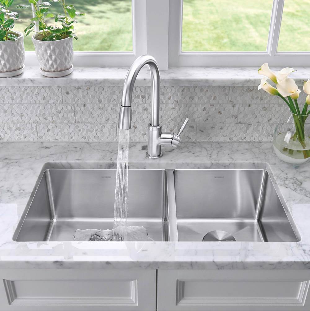 Quatrus R15 33'' 60/40 Double Bowl Undermount Stainless Steel Kitchen Sink
