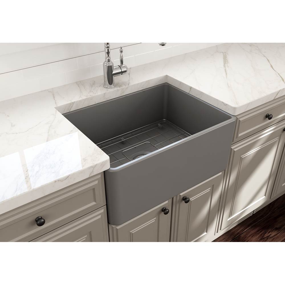 Classico Farmhouse Apron Front Fireclay 24 in. Single Bowl Kitchen Sink with Protective Bottom Grid and Strainer in White
