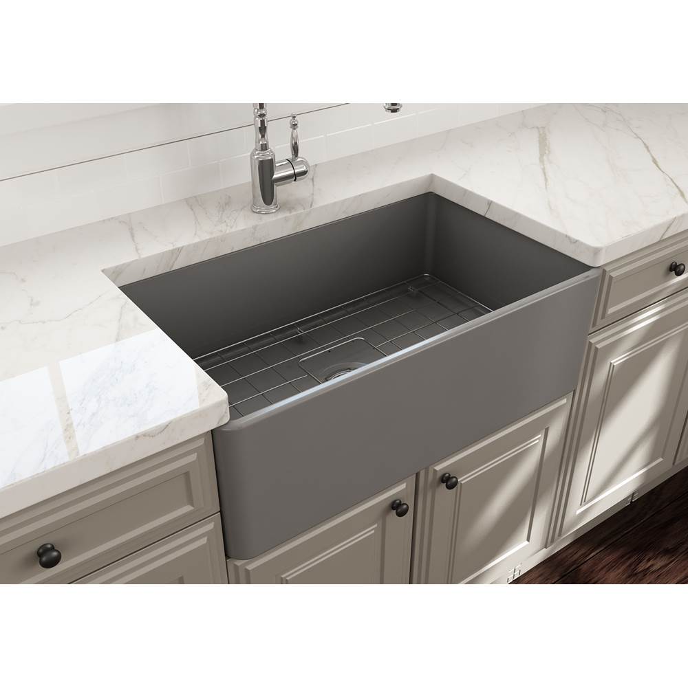 Classico Farmhouse Apron Front Fireclay 30 in. Single Bowl Kitchen Sink with Protective Bottom Grid and Strainer in White