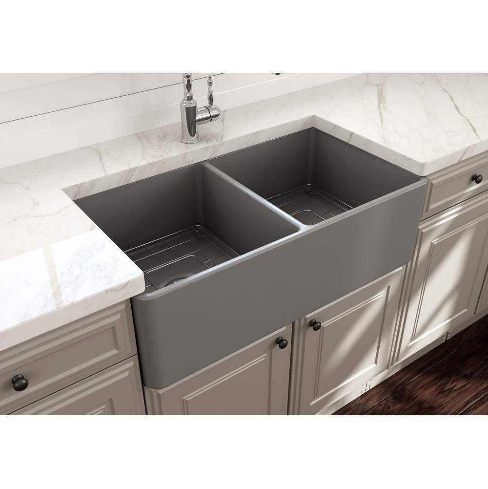 Classico Farmhouse Apron Front Fireclay 33 in. Double Bowl Kitchen Sink with Protective Bottom Grids and Strainers in White