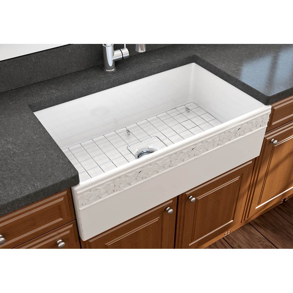 Vigneto Apron Front Fireclay 33 in. Single Bowl Kitchen Sink with Protective Bottom Grid and Strainer in White