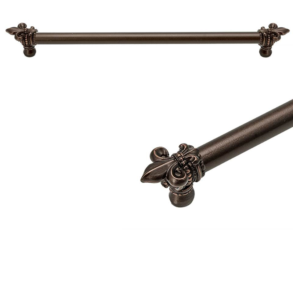 Carpe Diem Hardware - Charlemagne 22'' O.C. Approx w/ 5/8'' Smooth Center Long Pull w/ Large Fleur De Lys - Antique Brass