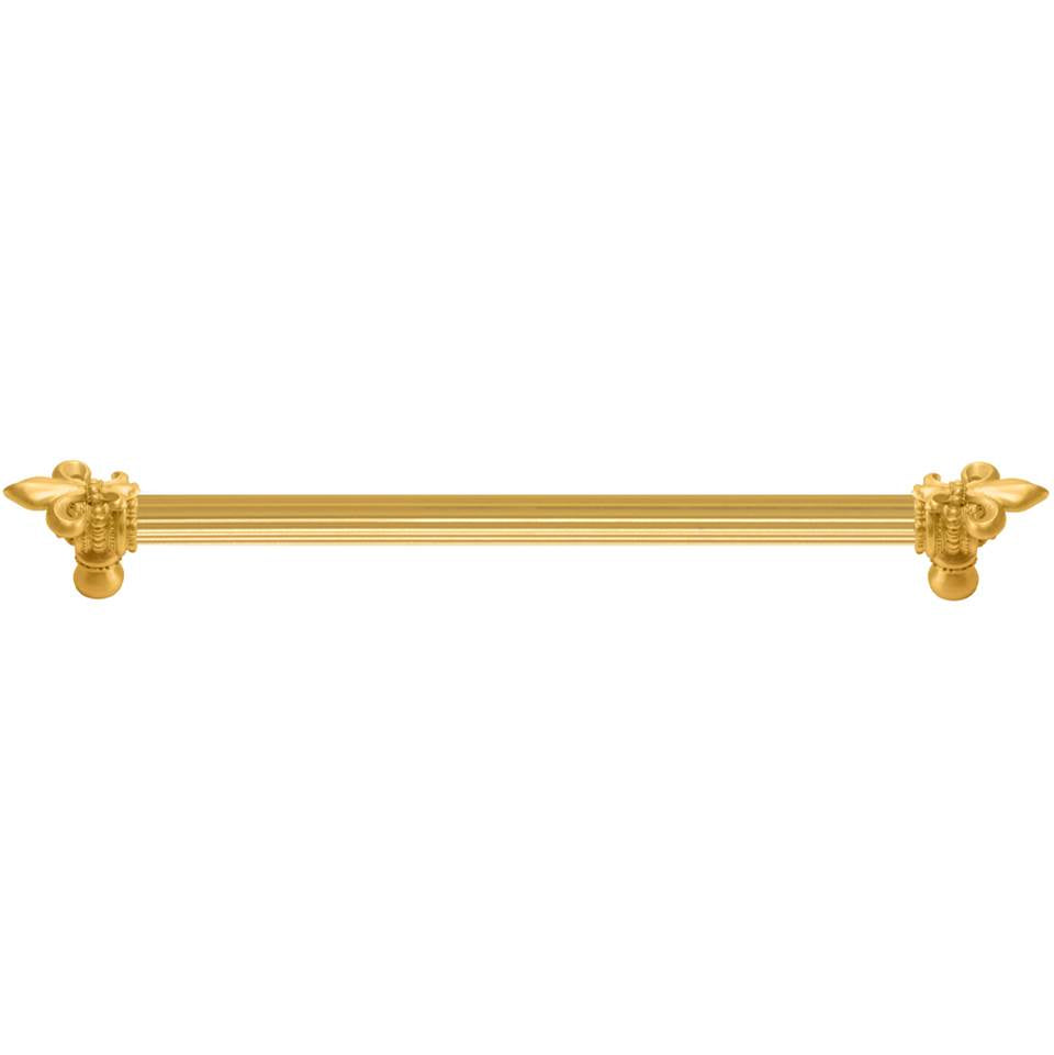 Carpe Diem Hardware - Charlemagne 22'' O.C. (Approximately) With 5/8'' Reeded Center Long Pull With Large Fleur De Lys - Gilded Mercury