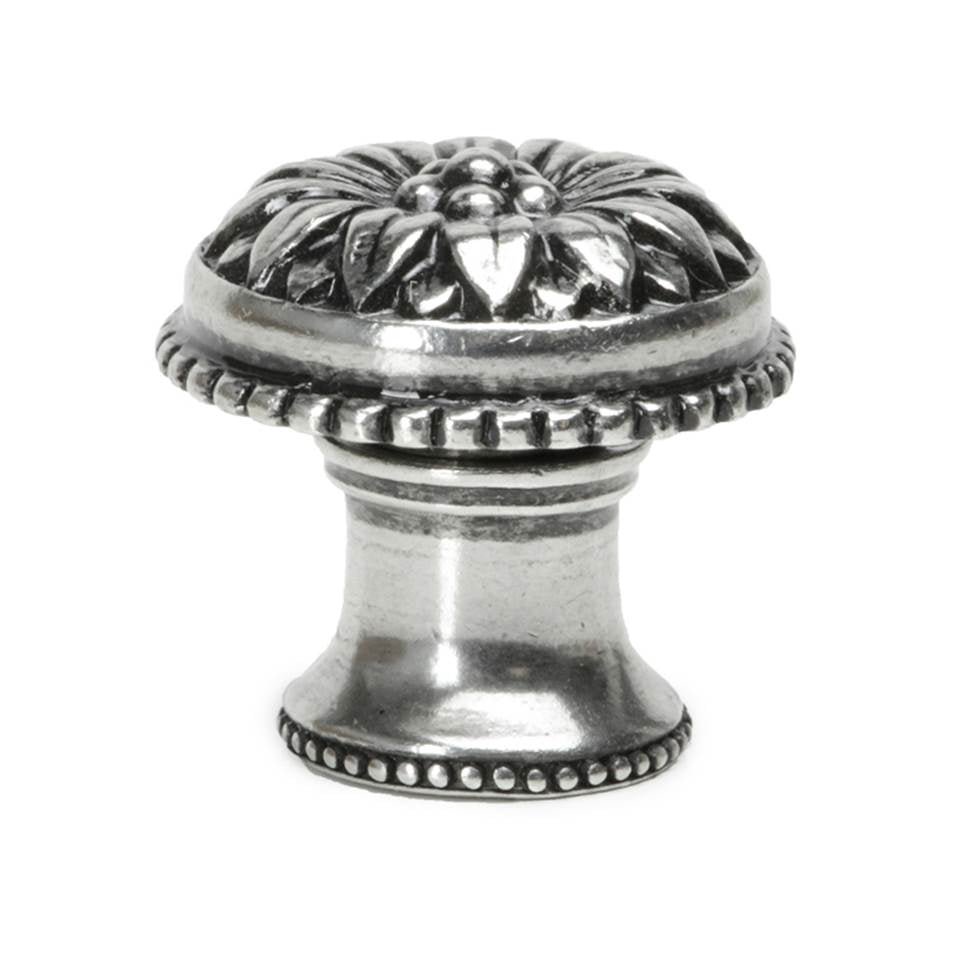 Acanthus Large Knob w/ Flared Foot Rosette Style