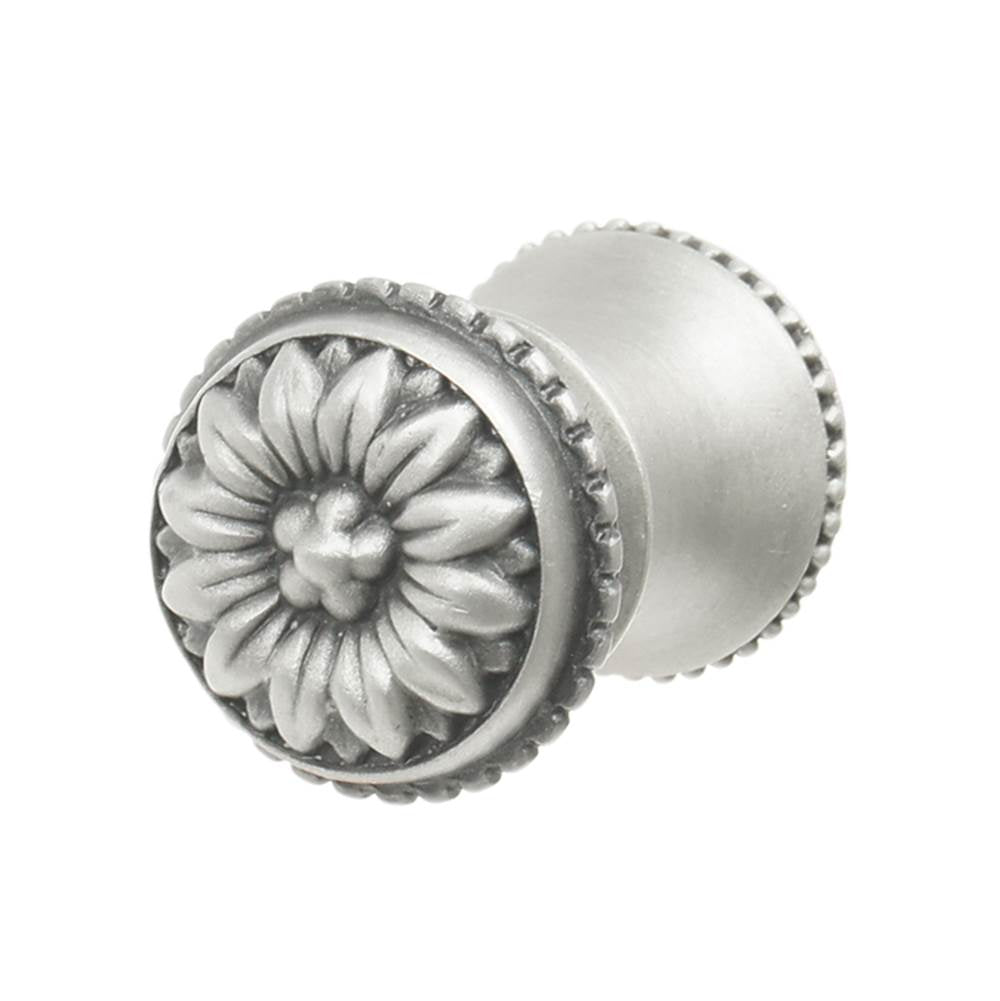 Acanthus Small Knob w/ Flared Foot Rosette Style