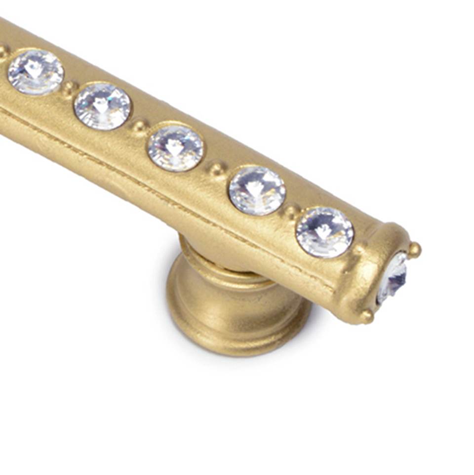 Cache 3'' O.C. Pull With Flared Feet With Center Of Swarovski Clear Crystals In Satin.