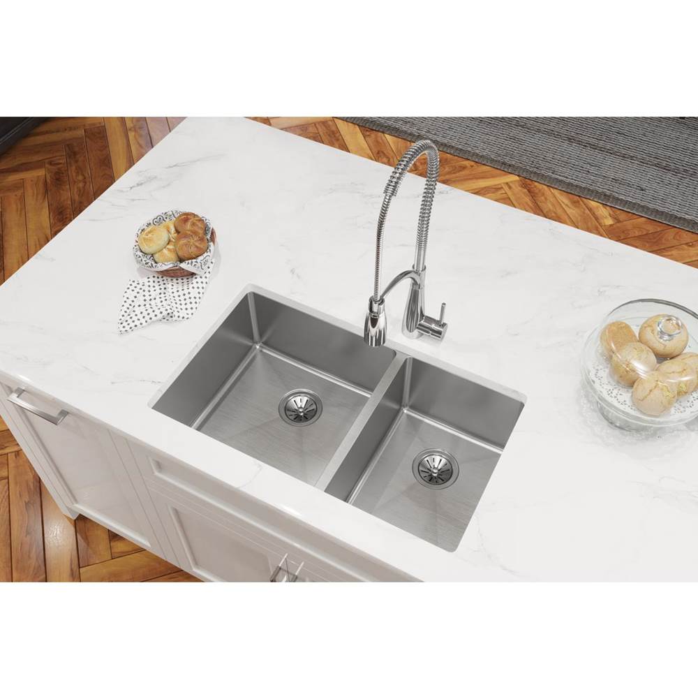 18 Gauge Stainless Steel 31.5'' x 18.5'' x 9'' Double Bowl Undermount Kitchen Sink