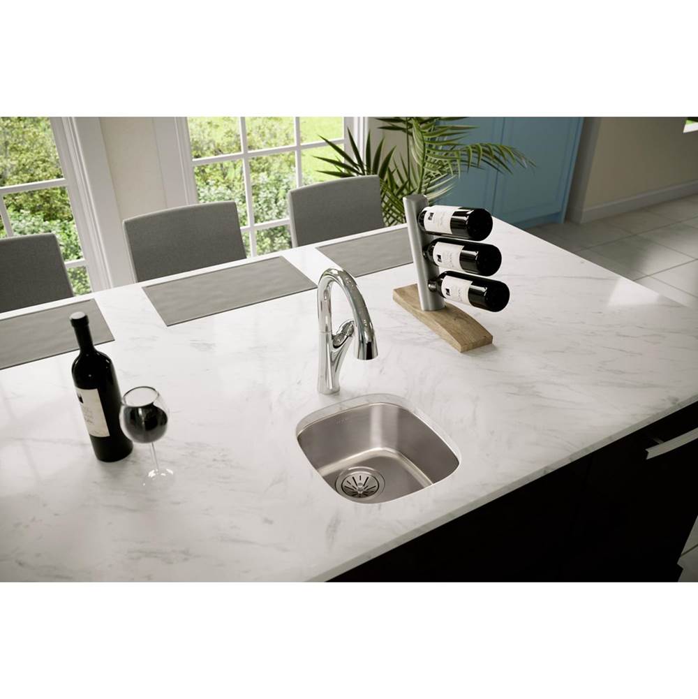 18 Gauge Stainless Steel 14.25'' x 15.75'' x 5.9375'' Single Bowl Undermount Kitchen Sink