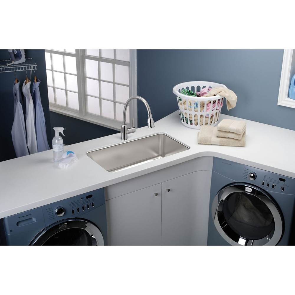 18 Gauge Stainless Steel 21.5'' x 18.5'' x 12'' Single Bowl Undermount Kitchen Sink