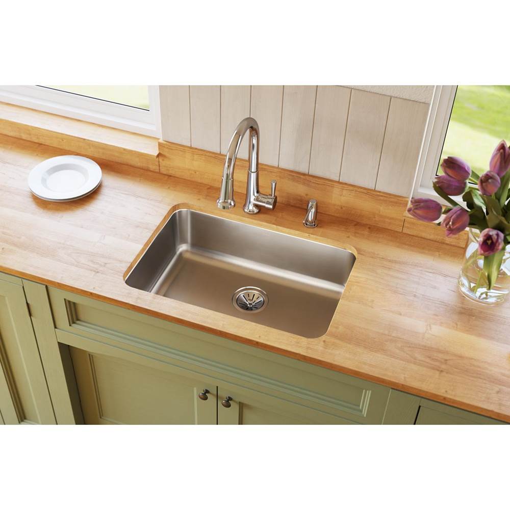 18 Gauge Stainless Steel 26.5'' x 18.5'' x 8'' Single Bowl Undermount Kitchen Sink