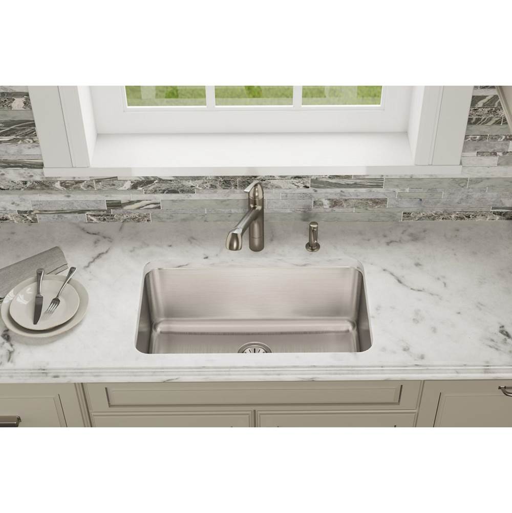 18 Gauge Stainless Steel 30.5'' x 18.5'' x 11.5'' Single Bowl Undermount Kitchen Sink