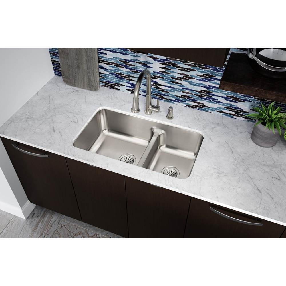 18 Gauge Stainless Steel 32.0625'' x 18.5'' x 9'' Double Bowl Undermount Kitchen Sink