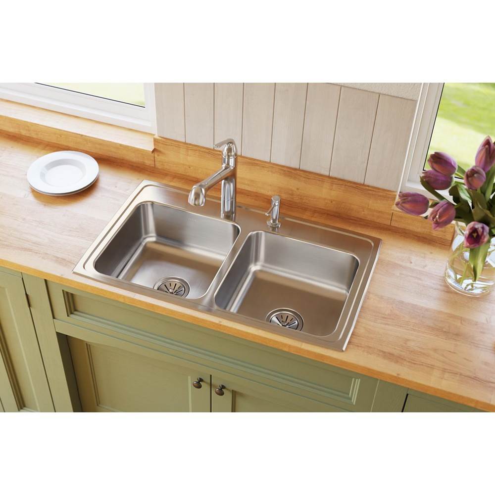 18 Gauge Stainless Steel 33'' x 19.5'' x 7.625'' Double Bowl Drop-in Kitchen Sink