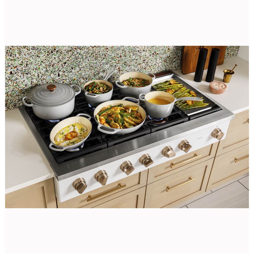 48'' Commercial-Style Gas Rangetop With 6 Burners And Integrated Griddle (Natural Gas)