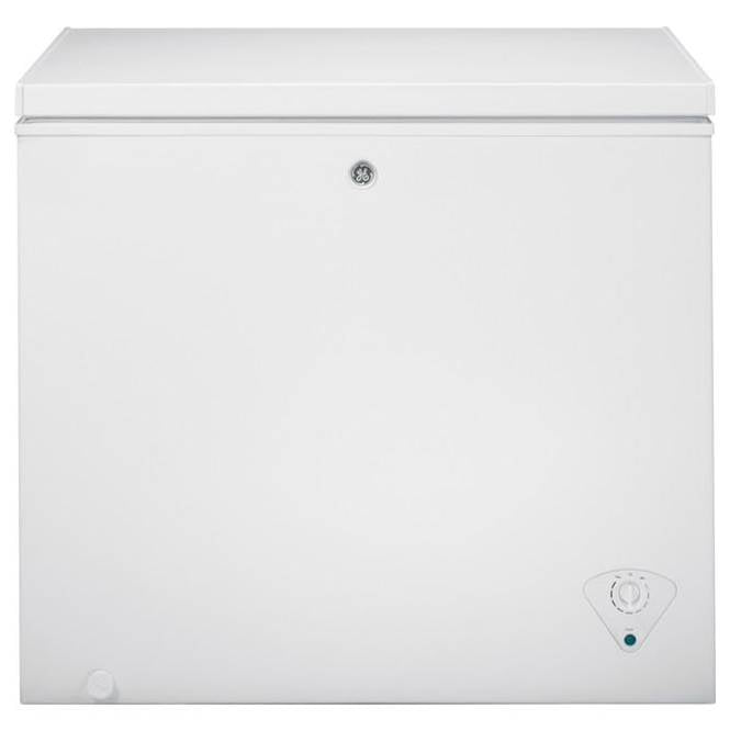 GE Appliances - 7.0 Cu. Ft. Manual Defrost Chest Freezer - White on White