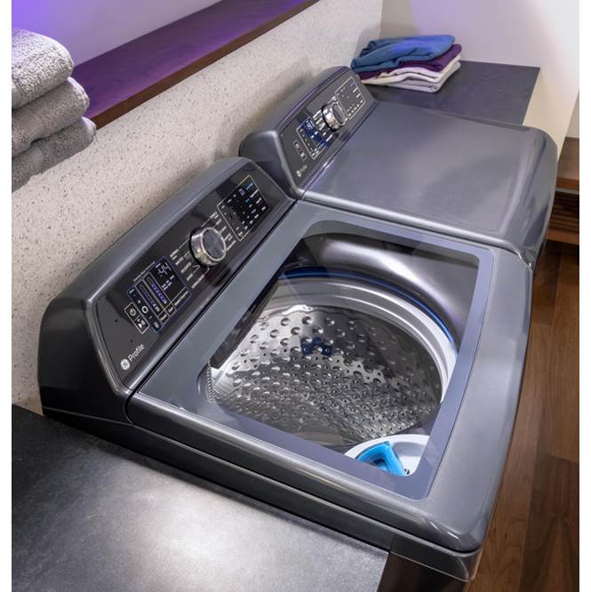 7.3 Cu. Ft. Capacity Smart Gas Dryer With Fabric Refresh