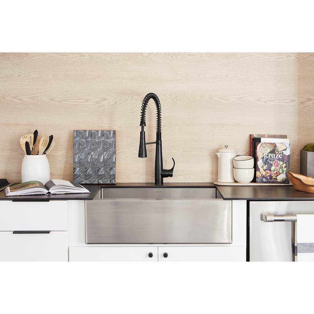 Simplice Semi-professional kitchen sink faucet with three-function sprayhead