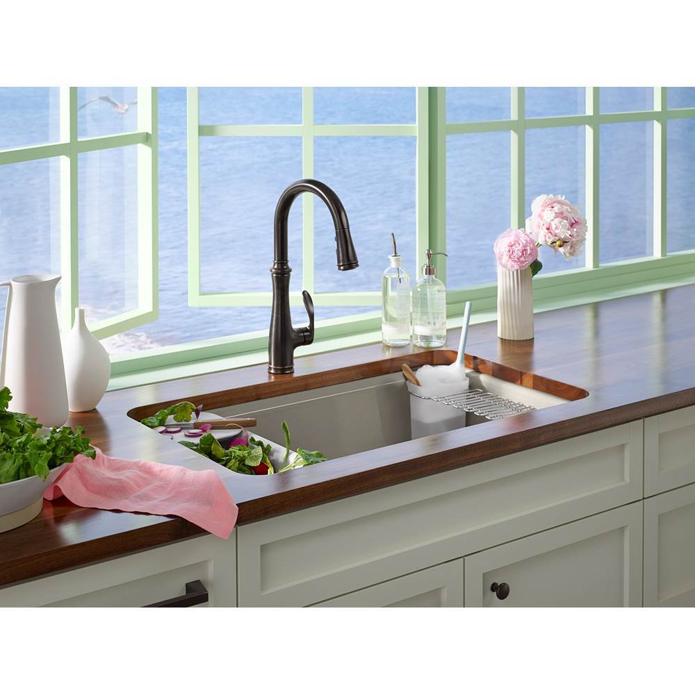 Bellera Pull-down kitchen sink faucet with three-function sprayhead