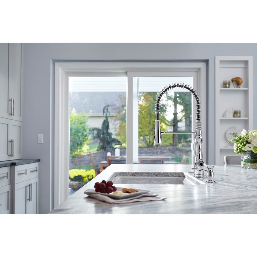 Bellera Semi-professional kitchen sink faucet with three-function sprayhead