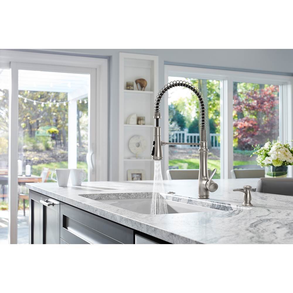Bellera Semi-professional kitchen sink faucet with three-function sprayhead