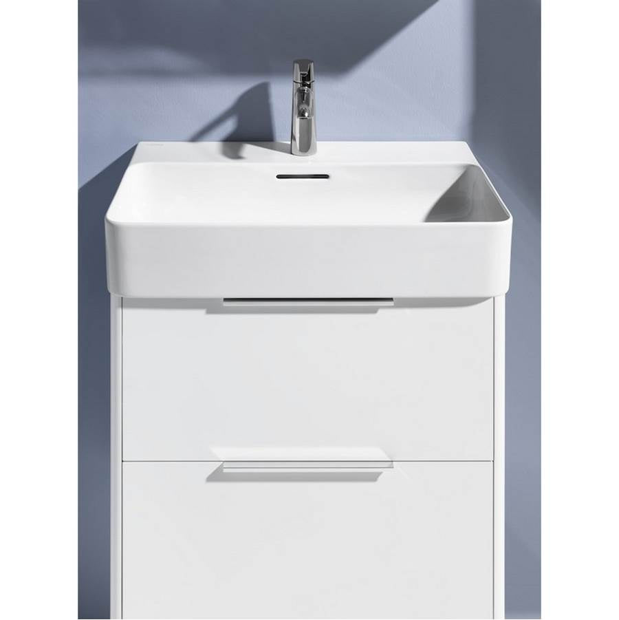 Washbasin, wall mounted