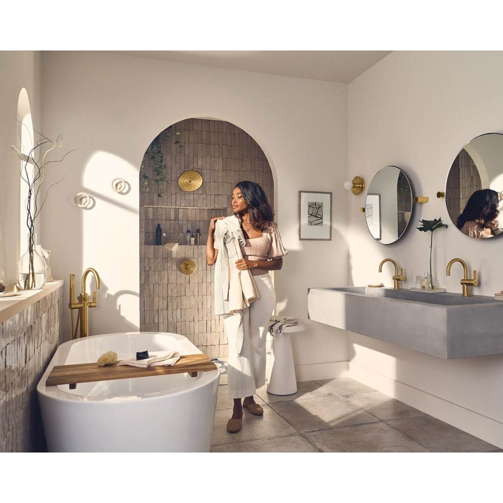 Cia Single Handle Bathroom Sink Faucet in Chrome