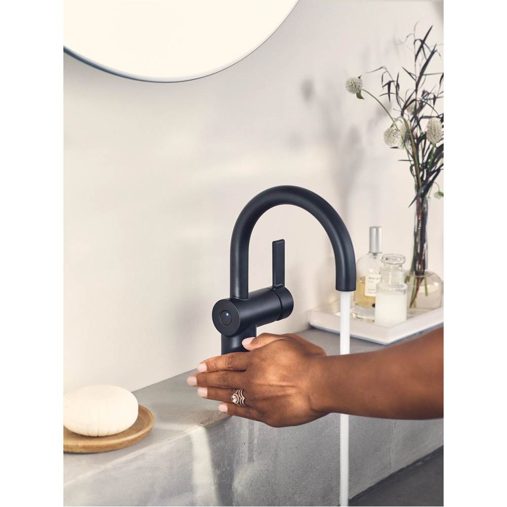 Cia Motionsense Wave Touchless Single Handle Bathroom Sink Faucet in Chrome