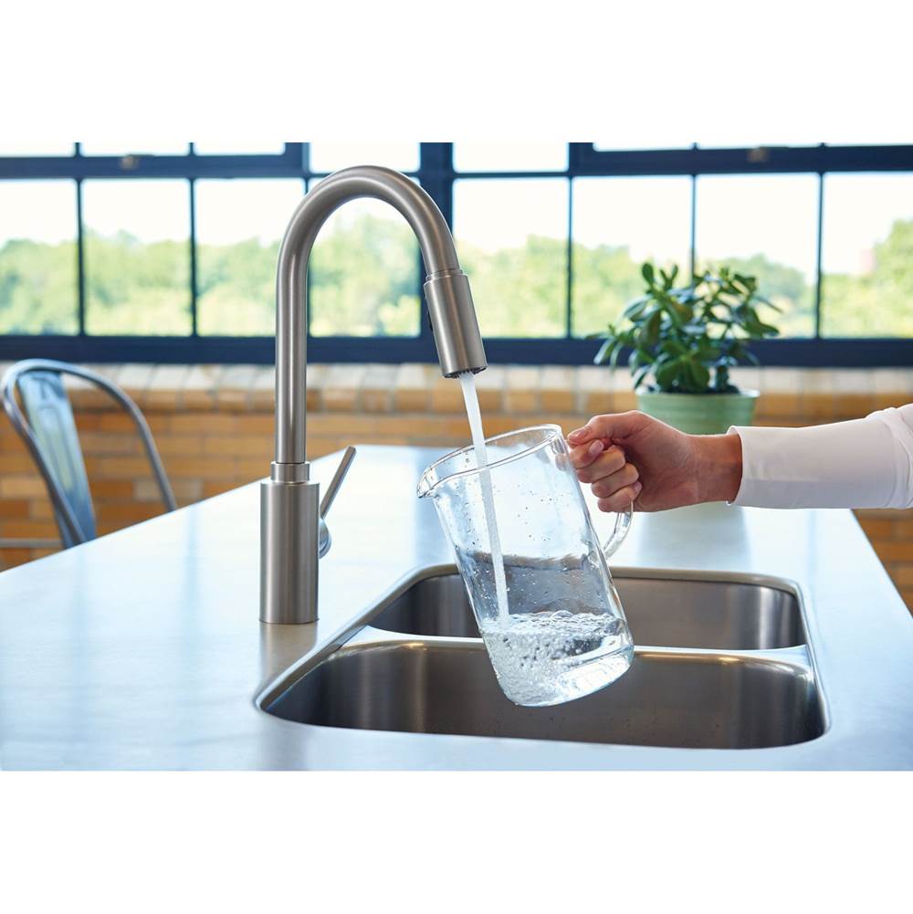 Genta LX Single-Handle Pull-Down Sprayer Modern Kitchen Faucet with Reflex and Power Boost Chrome