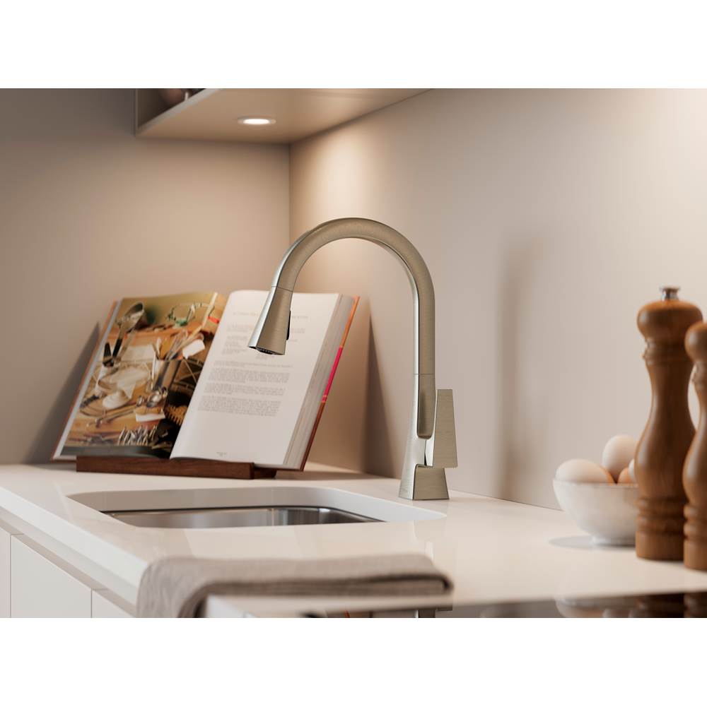 Pfirst Modern 1-Handle Pull-Down Kitchen Faucet in Matte Black