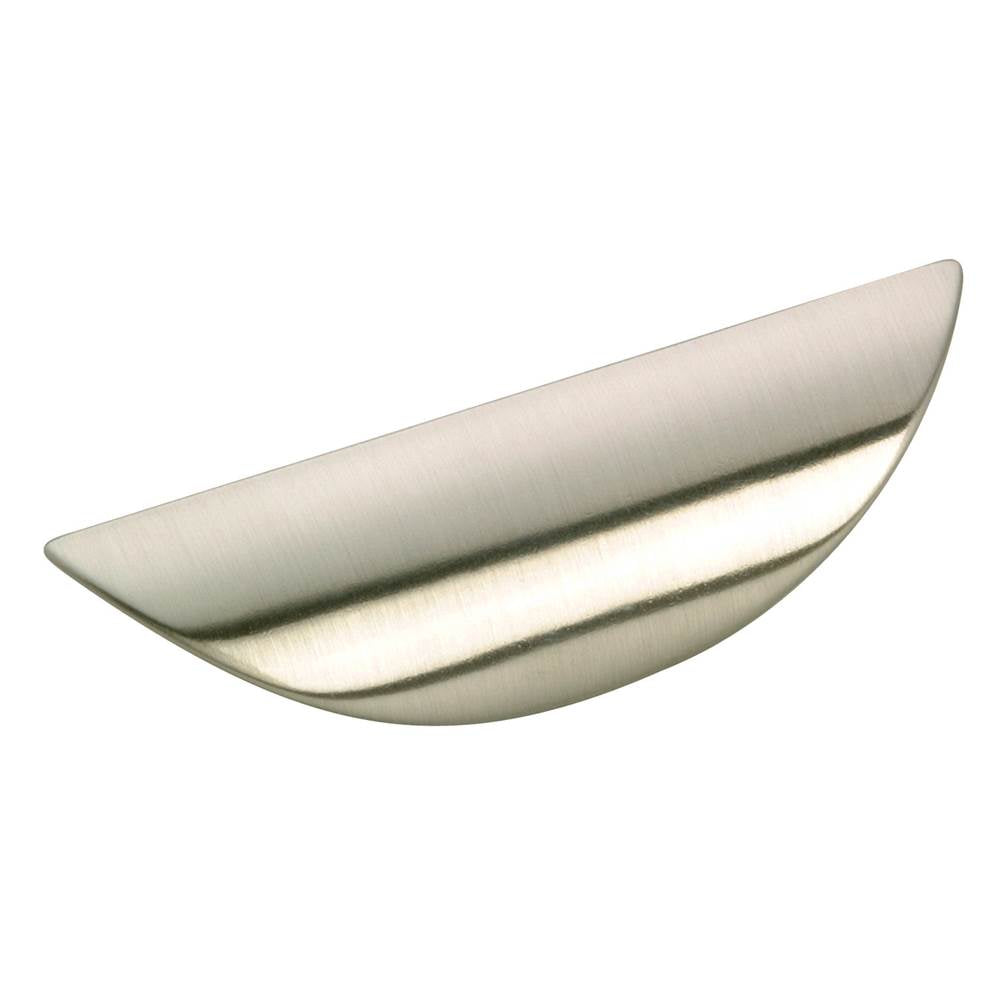 Richelieu America - Contemporary Metal Pull - 426 - Brushed Nickel