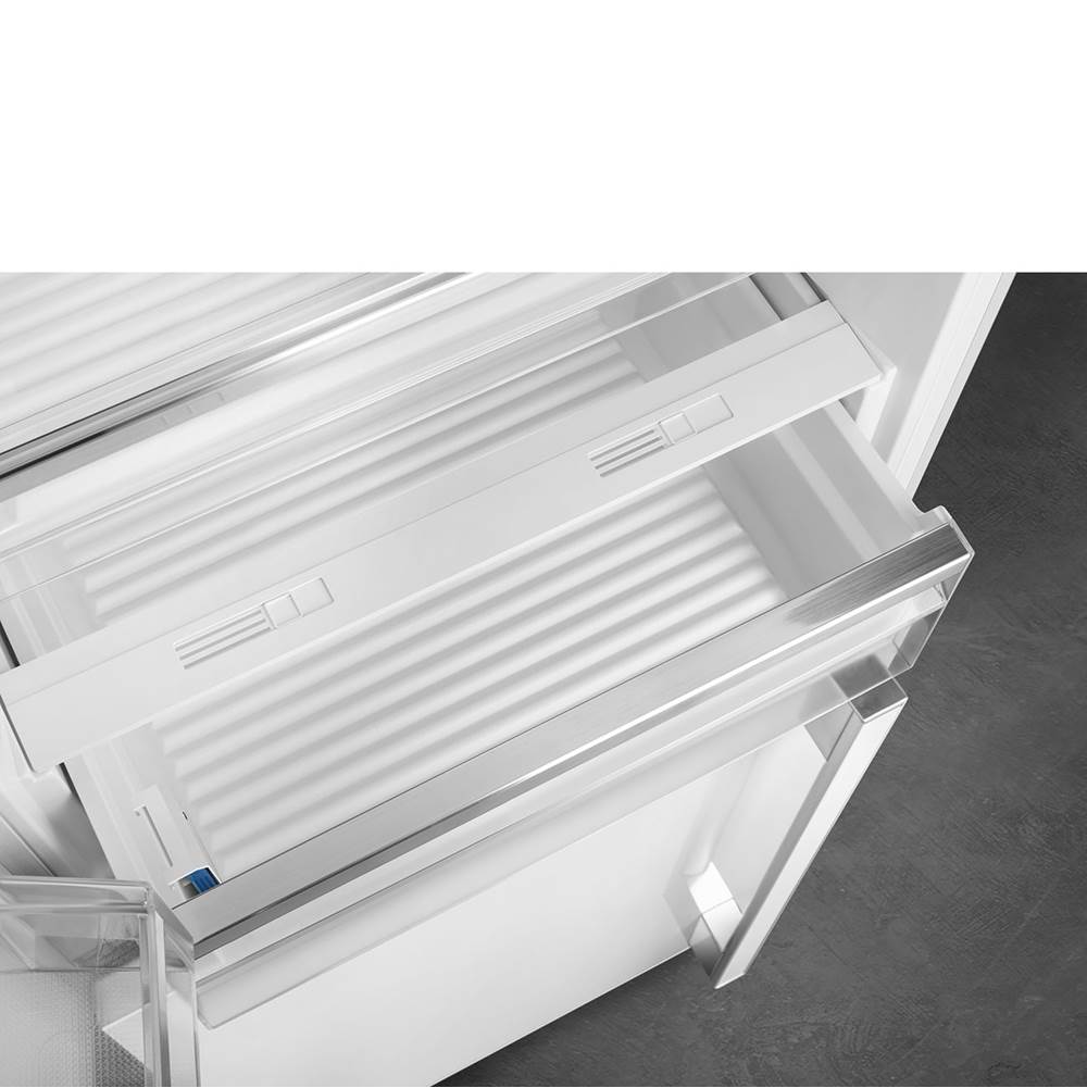 FA490 Portofino 70cm Refrig w/ Bottom Freezer. 18 cu ft. White. Left Hinge