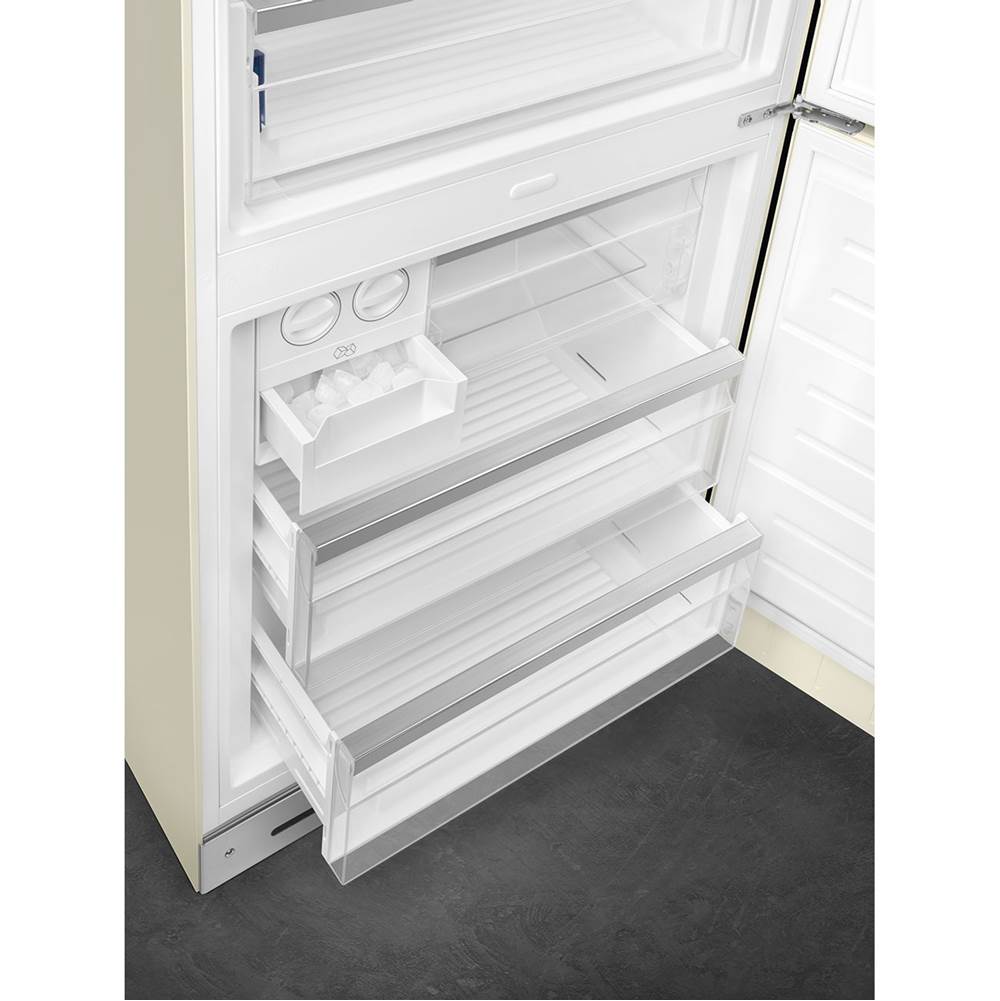 FAB38 Retro 70cm Refrig w/ Bottom Freezer. 18 cu ft. Black. Right Hinge