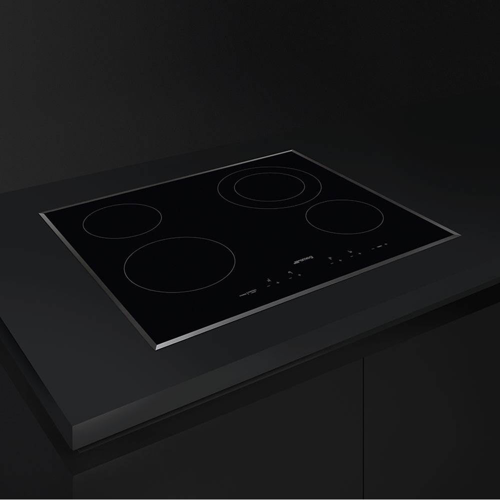 60 cm (24'') Ceramic Electric Cooktop. 4 Zones. Beveled Edges. Black