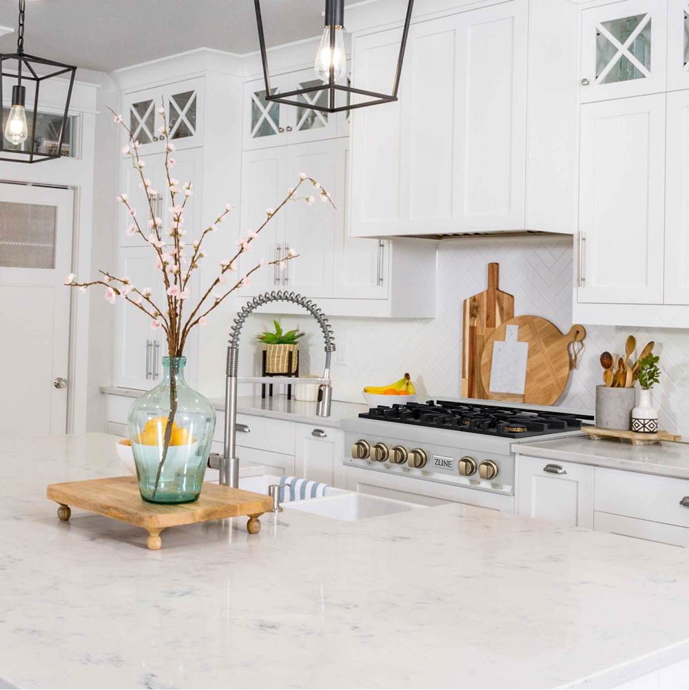 Autograph Edition 36'' Porcelain Rangetop with 6 Gas Burners in Stainless Steel and Champagne Bronze Accents