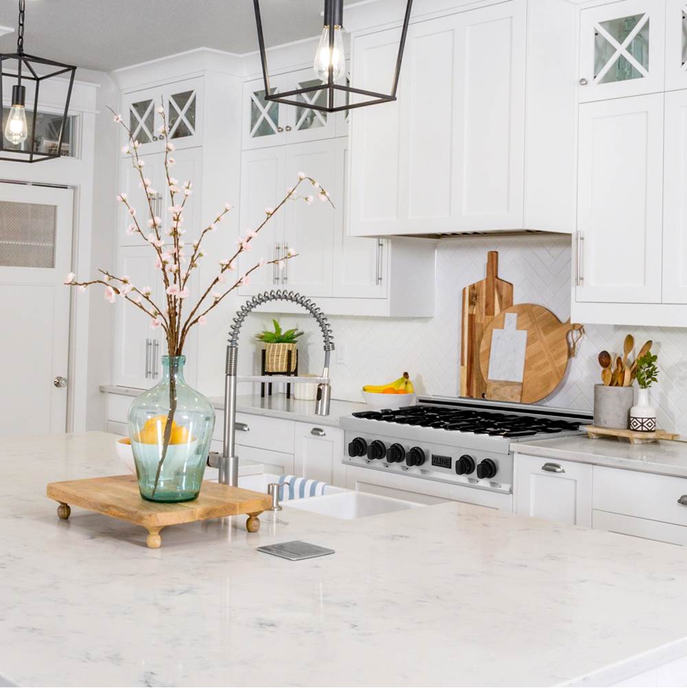 Autograph Edition 30'' Porcelain Rangetop with 4 Gas Burners in Stainless Steel and Champagne Bronze Accents
