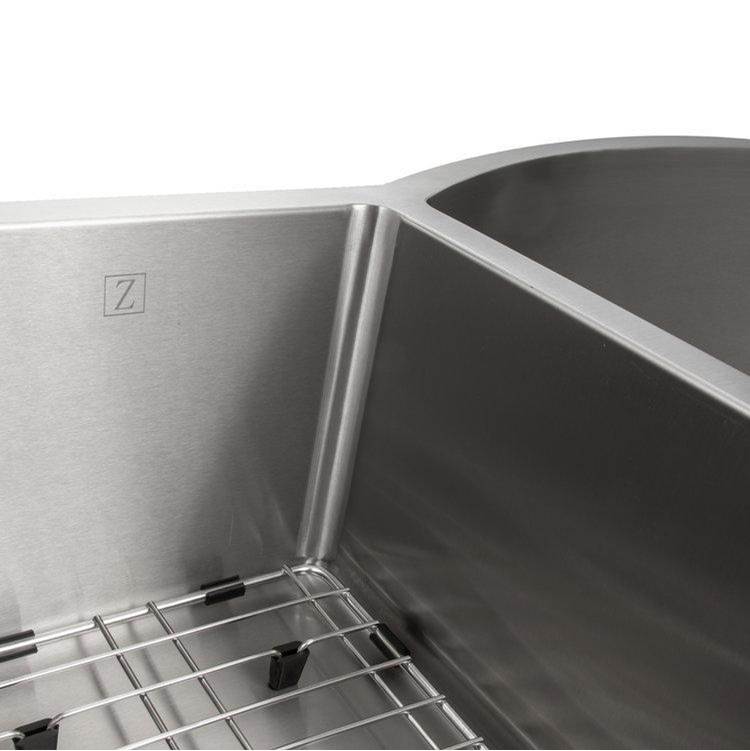 Aspen 33'' Undermount Double Bowl Sink in Stainless Steel