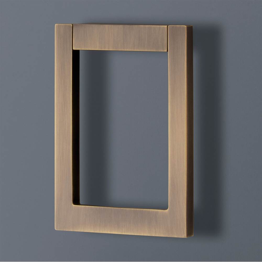 0183 CNT SQ DR KNCKR 003