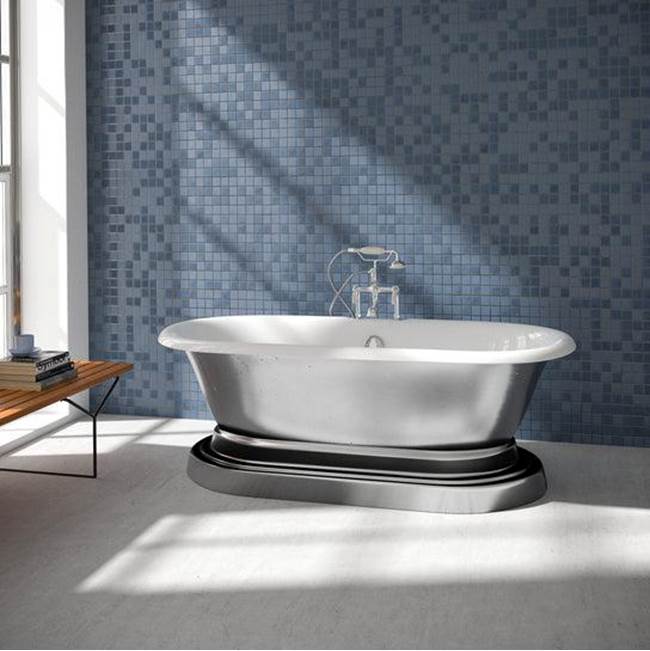Doyle 67''CI Tub W/O Holes,Base W/OF,Ext Polished, Inside WH