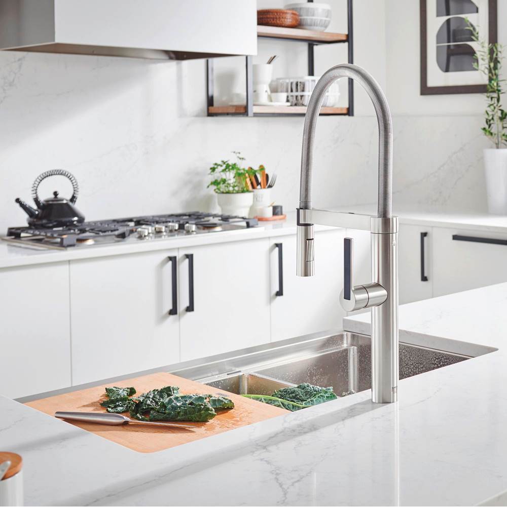 Quatrus R15 Ergon 33'' Single Bowl Apron-Front Stainless Steel Farmhouse Sink