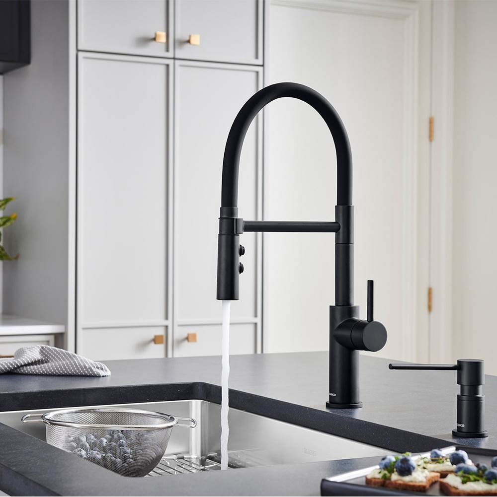 Catris Flexo Semi-Pro Pull-Down Dual-Spray Kitchen Faucet - Matte Black