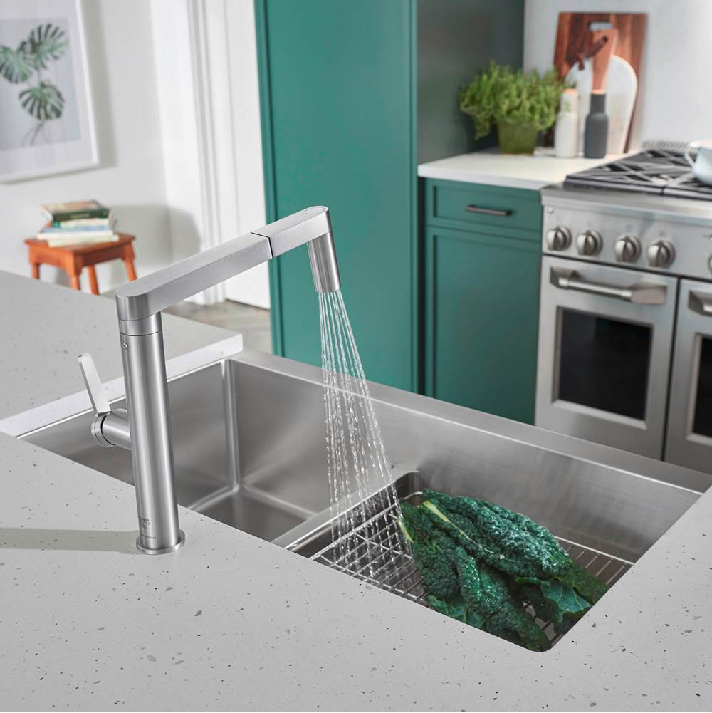 Quatrus R15 33'' 60/40 Double Bowl Apron-Front Stainless Steel Farmhouse Sink with Low Divide
