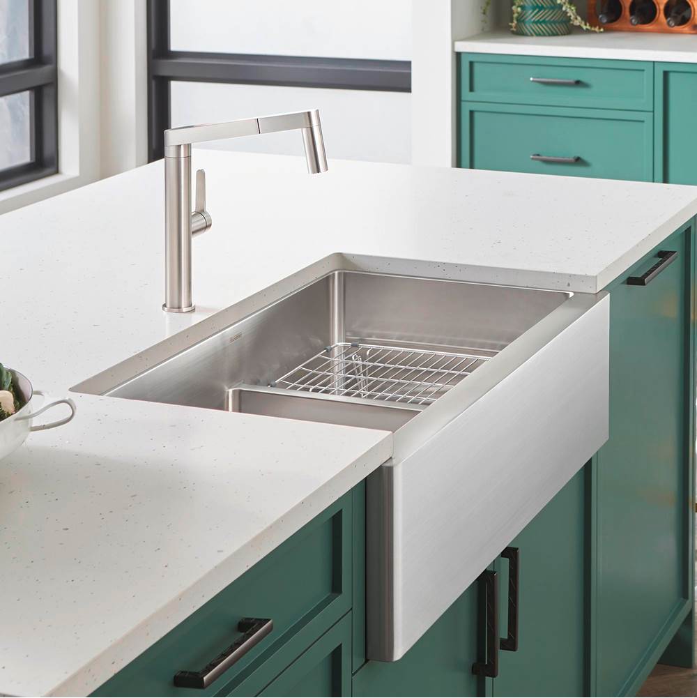 Quatrus R15 33'' 60/40 Double Bowl Apron-Front Stainless Steel Farmhouse Sink with Low Divide