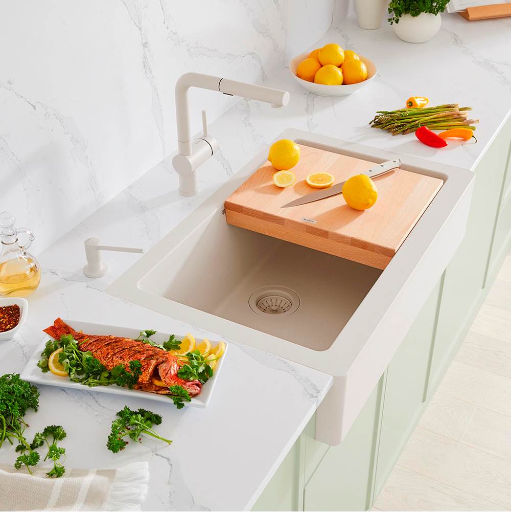 Linus Low Arc Pull-Out Dual-Spray Kitchen Faucet - Volcano Gray