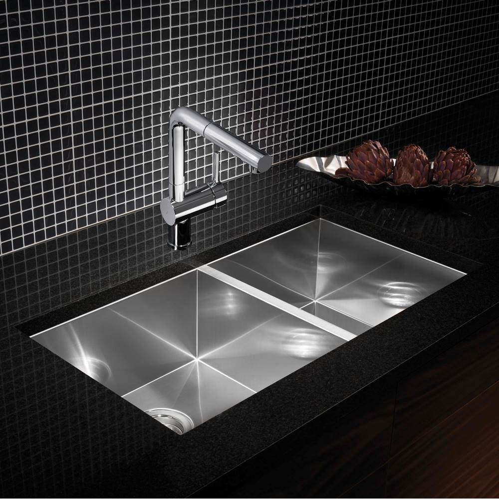 Quatrus R0 33'' 60/40 Double Bowl Undermount Stainless Kitchen Sink