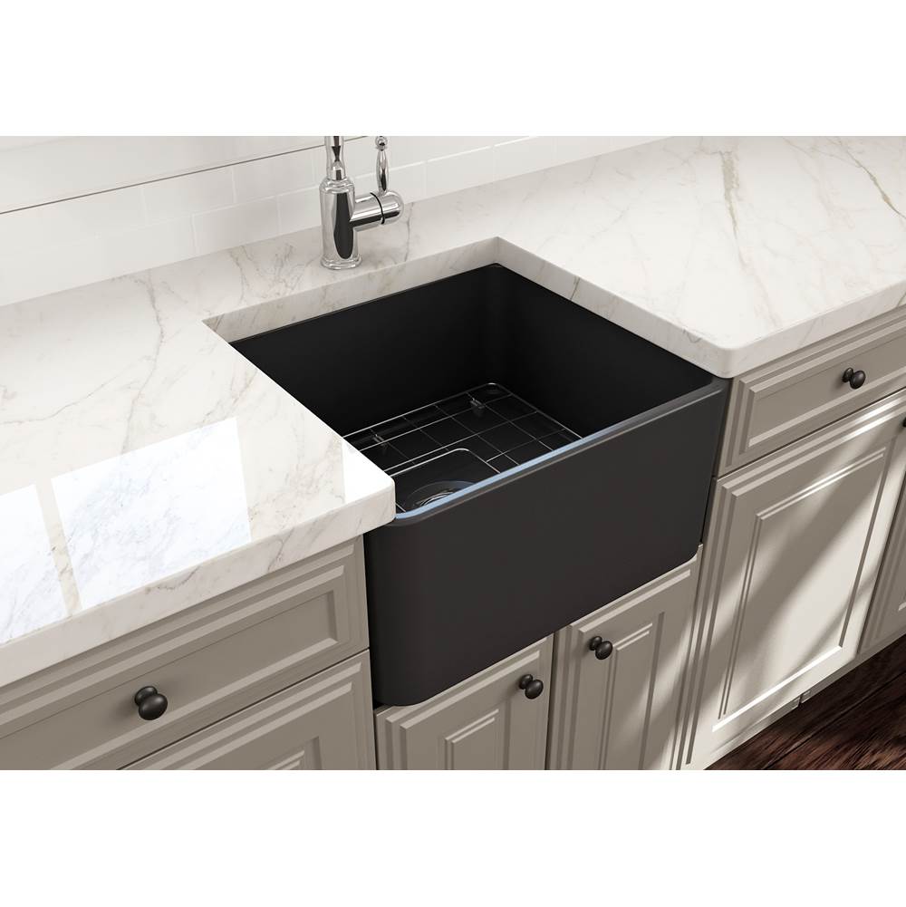 Classico Farmhouse Apron Front Fireclay 20 in. Single Bowl Kitchen Sink with Protective Bottom Grid and Strainer in White