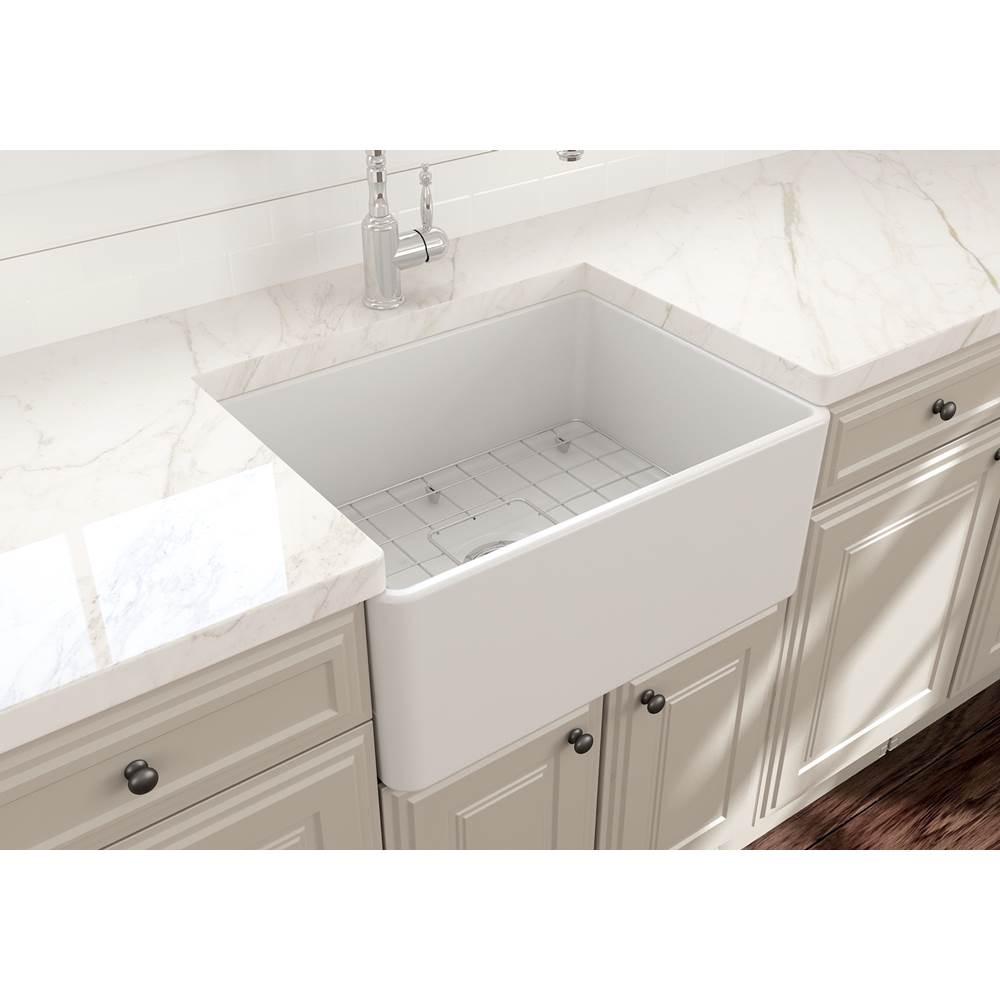 Classico Farmhouse Apron Front Fireclay 24 in. Single Bowl Kitchen Sink with Protective Bottom Grid and Strainer in White