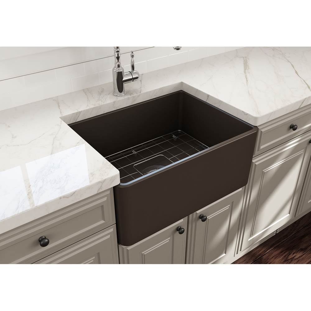 Classico Farmhouse Apron Front Fireclay 24 in. Single Bowl Kitchen Sink with Protective Bottom Grid and Strainer in White